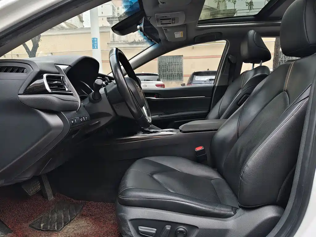 Camry 2019 2.5G Deluxe Edition National VI купить на сайте DeffCars