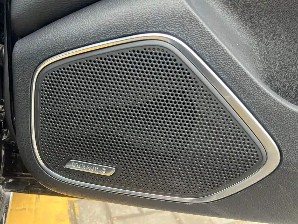 Hongqi H5 2023 2.0T Automatic Zhilianqichang Edition купить на сайте DeffCars