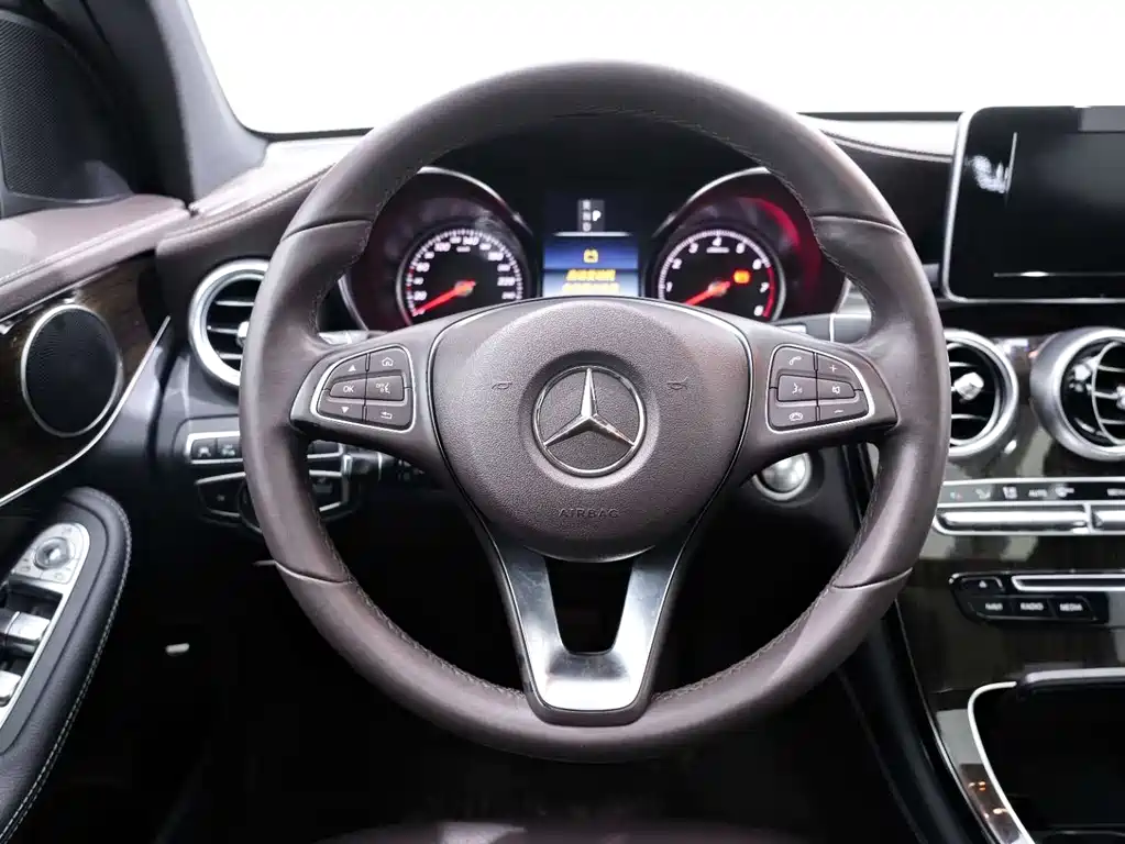 Mercedes-Benz GLC 2018 facelift GLC 260 4MATIC luxury model купить на сайте DeffCars