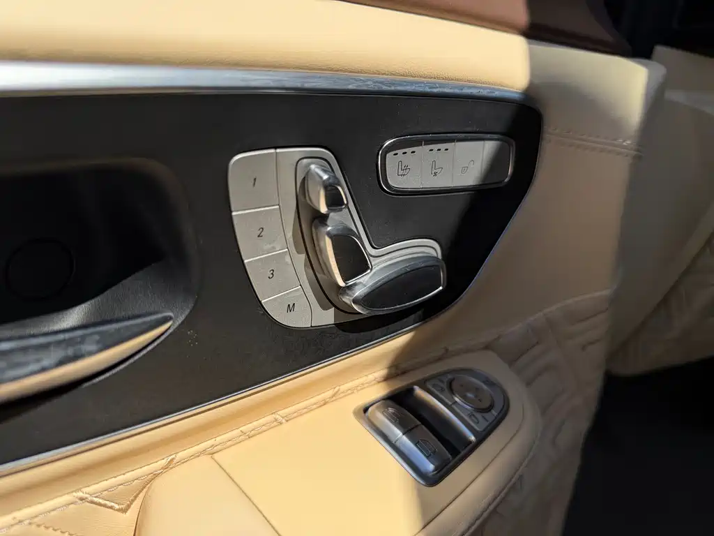 Mercedes-Benz V-Class 2021 V 260 L Long Wheelbase Luxury Edition купить на сайте DeffCars