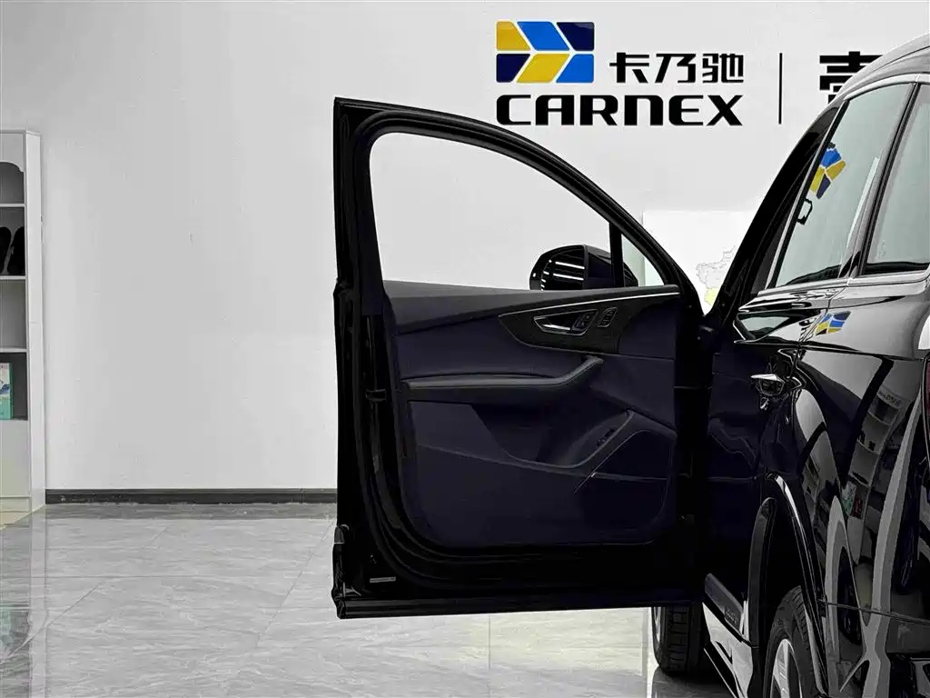 Audi Q7 2023 55 TFSI quattro S line sports купить на сайте DeffCars