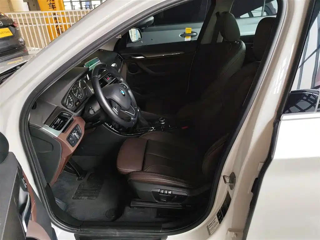 BMW X1 2018 xDrive20Li Exclusive Model купить на сайте DeffCars