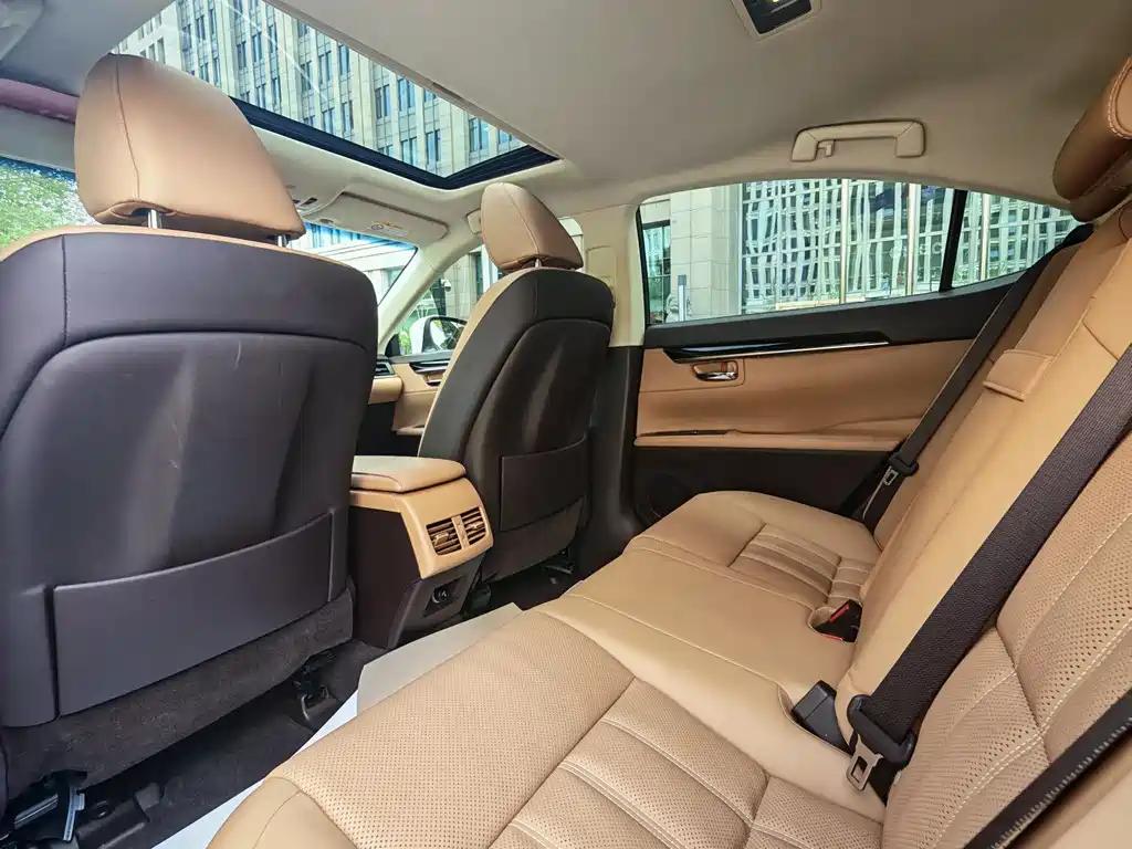 Lexus ES 2015 300h Comfort Edition купить на сайте DeffCars