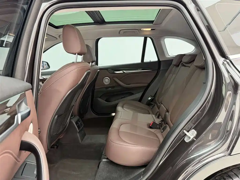 BMW X1 2021 facelift xDrive25Li exclusive model купить на сайте DeffCars