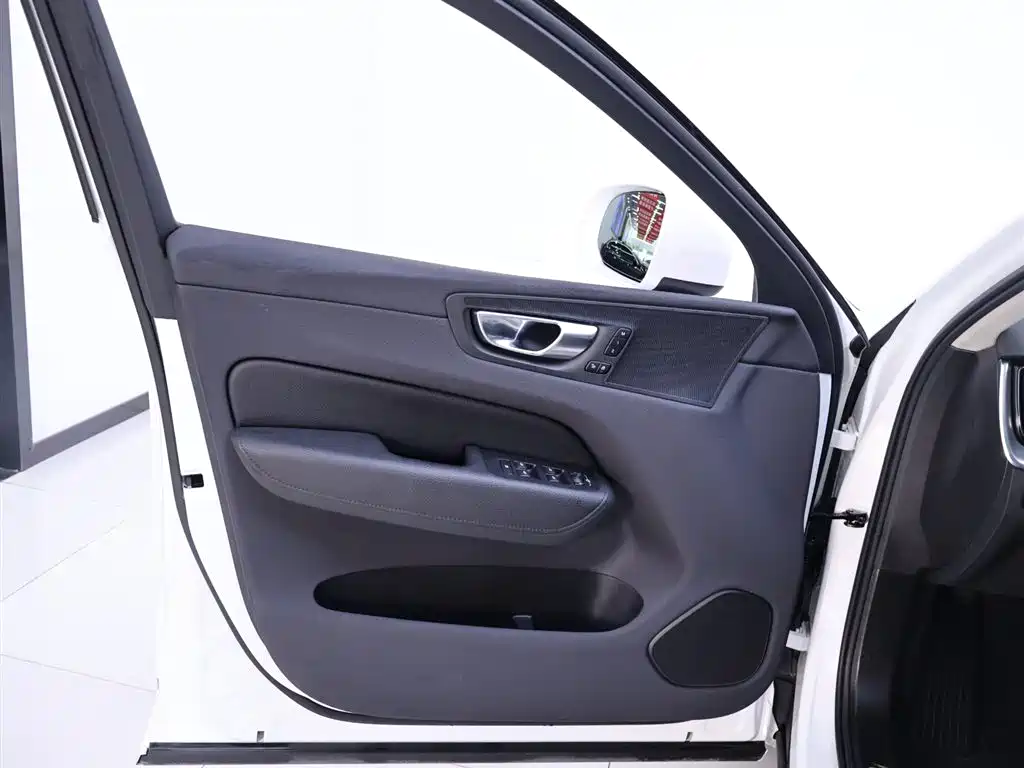 Volvo XC60 2020 T5 four-wheel drive Zhiyi Luxury Edition купить на сайте DeffCars