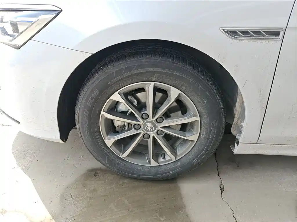 Qin PLUS 2023 Champion Edition DM-i 55KM Leading Model купить на сайте DeffCars