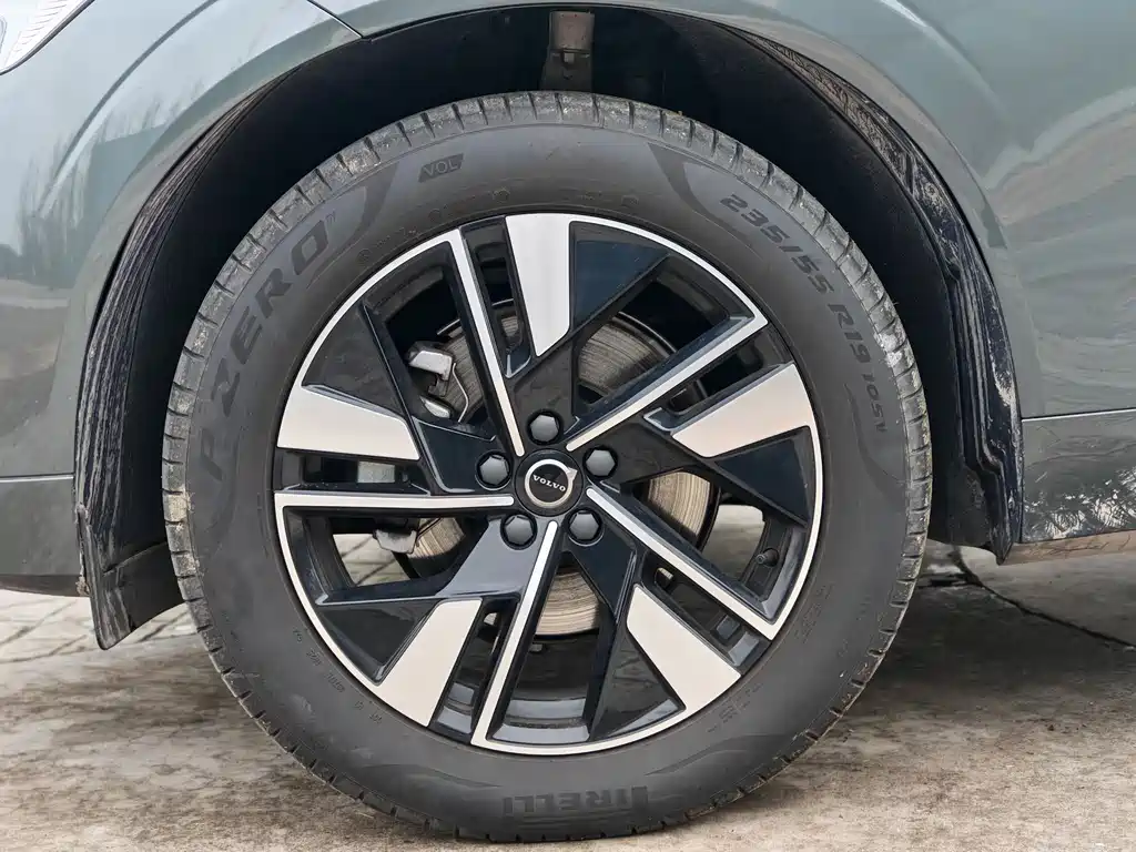 Volvo XC60 2026 B5 four-wheel drive Zhiyuan Sports Edition купить на сайте DeffCars