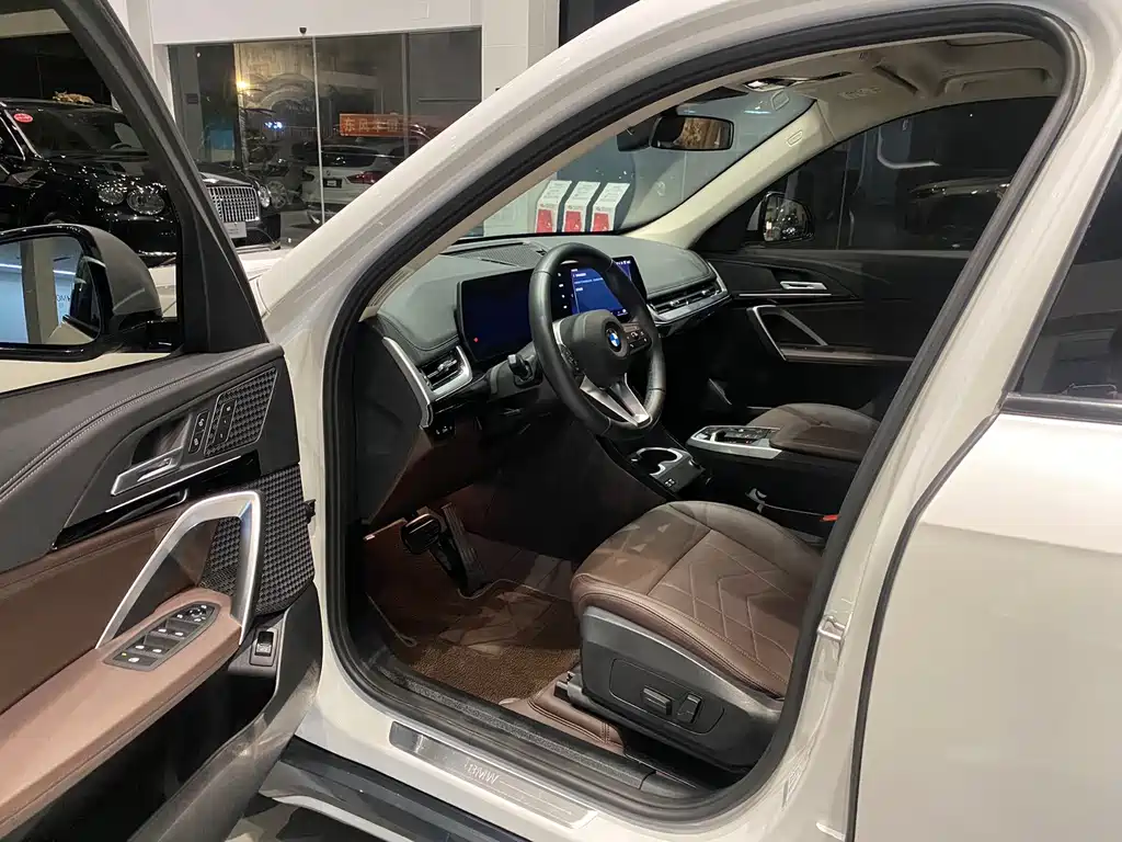 BMW X1 2023 sDrive20Li X Design Package купить на сайте DeffCars