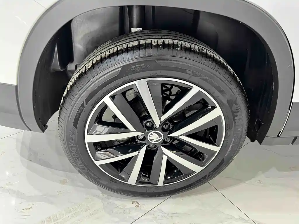 Komic 2023 facelift 1.5L automatic comfort version купить на сайте DeffCars