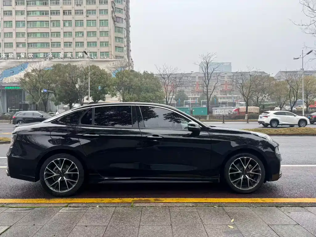 Lynk & Co 03 2019 2.0TD automatic version купить на сайте DeffCars