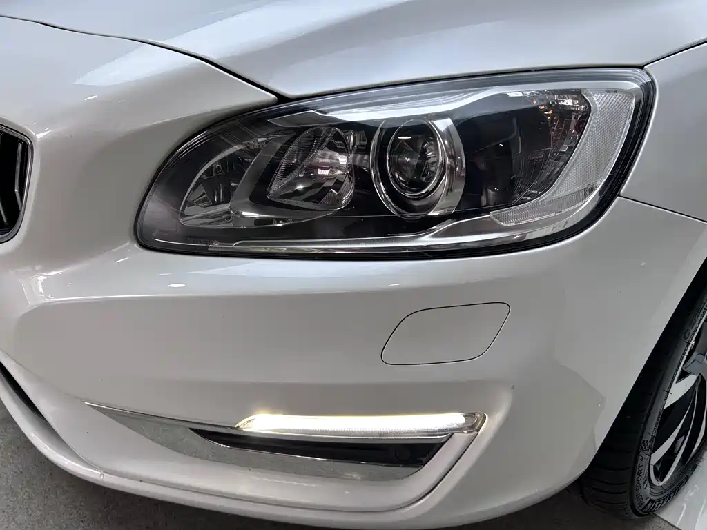 Volvo S60 2018 S60L T3 Zhijin Enterprising Edition купить на сайте DeffCars