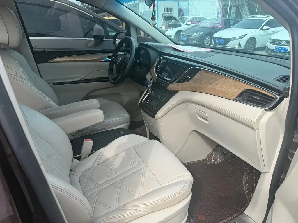 Buick GL8 2017 ES 28T Comfort Type National V купить на сайте DeffCars