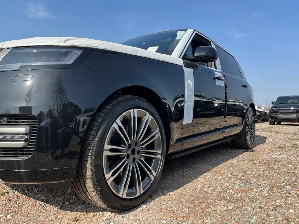 Range Rover 2026 3.0 L6 400PS SE long axis version купить на сайте DeffCars