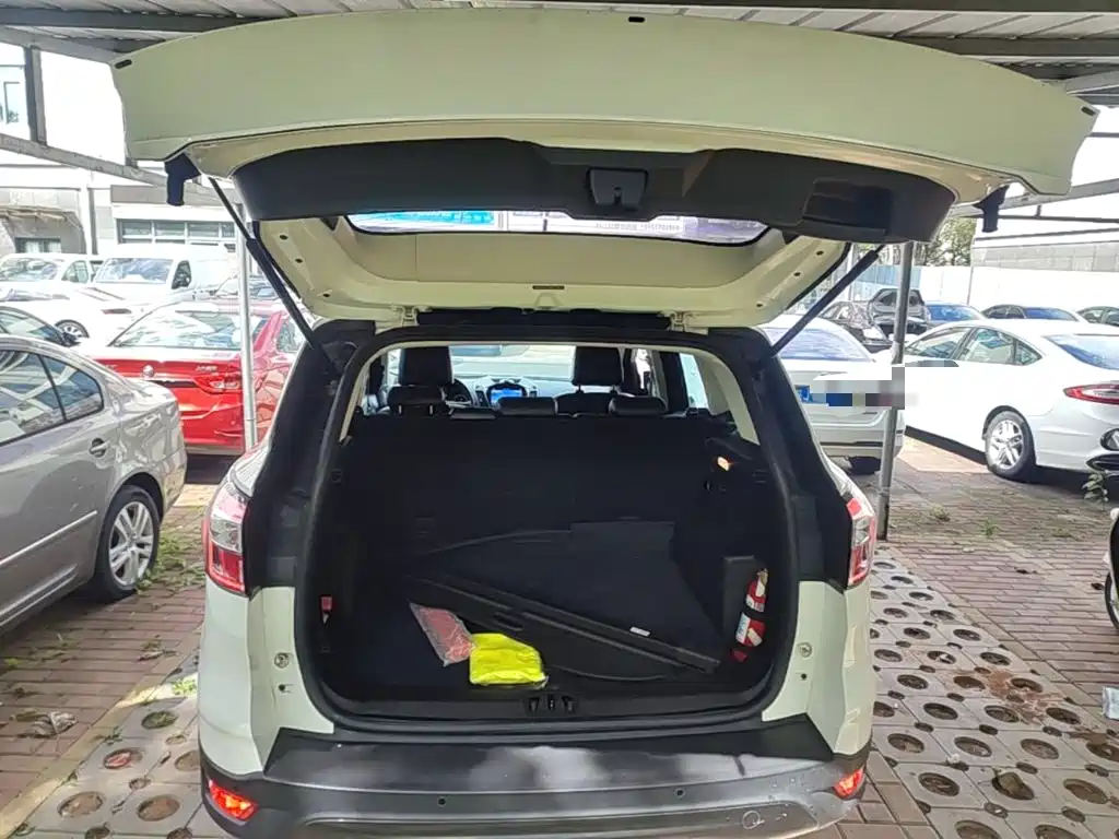 Escape 2019 EcoBoost 180 two-wheel drive platinum airfoil National VI купить на сайте DeffCars