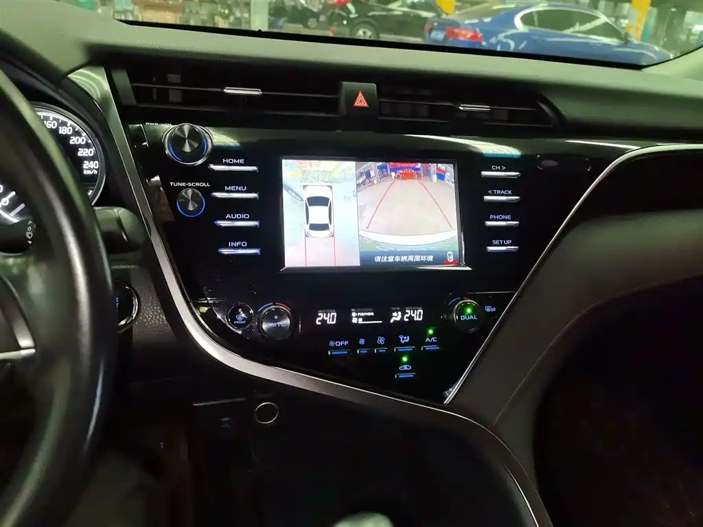 Camry 2018 2.0G Deluxe Edition купить на сайте DeffCars