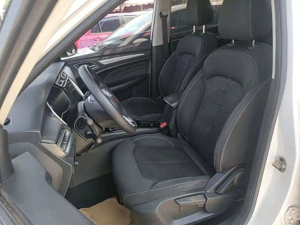 Roewe RX3 2020 1.6L CVT 4G Internet Super Cool Elite Edition купить на сайте DeffCars