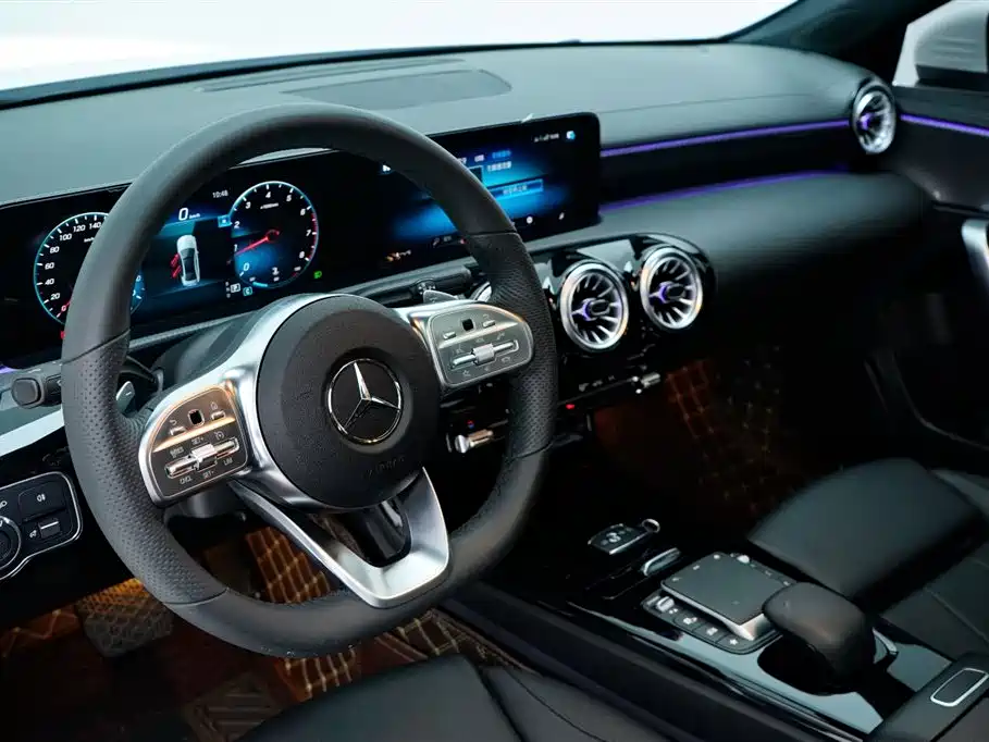 Mercedes-Benz A-Class 2022 Facelift A 200 L Sports Sedan Fashionable купить на сайте DeffCars