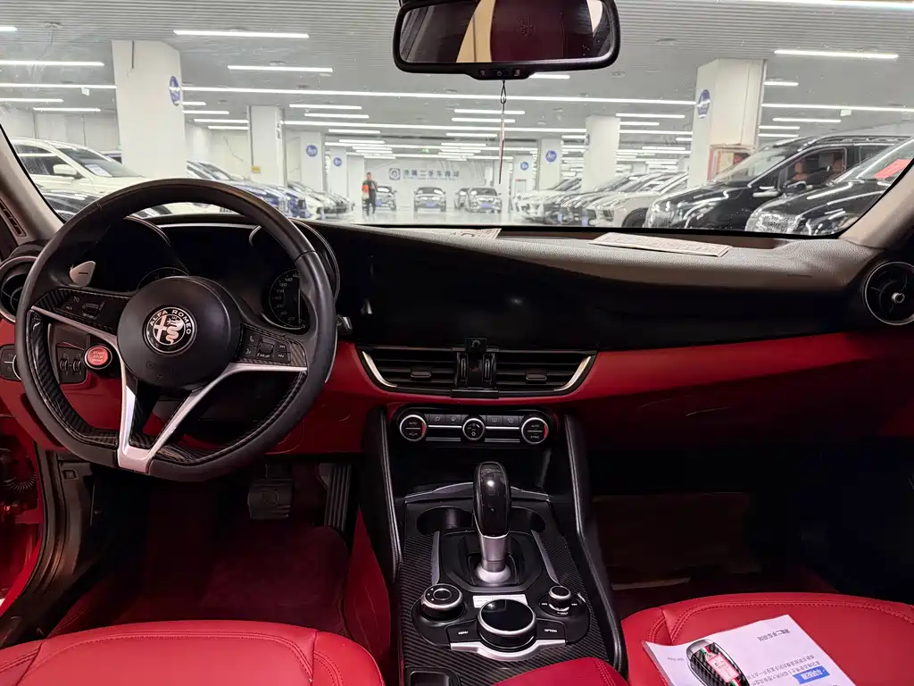 Giulia Juliet 2017 2.0T 280HP Luxury Edition купить на сайте DeffCars