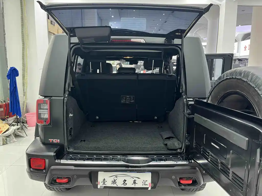 Beijing Off-Road BJ40 2021 2.0D Automatic Four-wheel Drive Blade Hero Edition Knight Type (front and rear electronically controlled locks) купить на сайте DeffCars