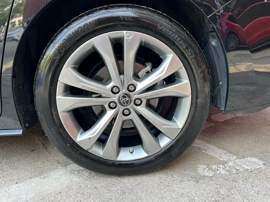 SIENNA 2023 2.5L Hybrid Platinum Edition купить на сайте DeffCars