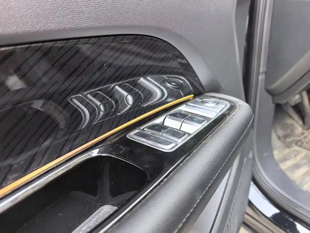 Hongqi HS3 PHEV 2025 117km Jinwei Edition купить на сайте DeffCars