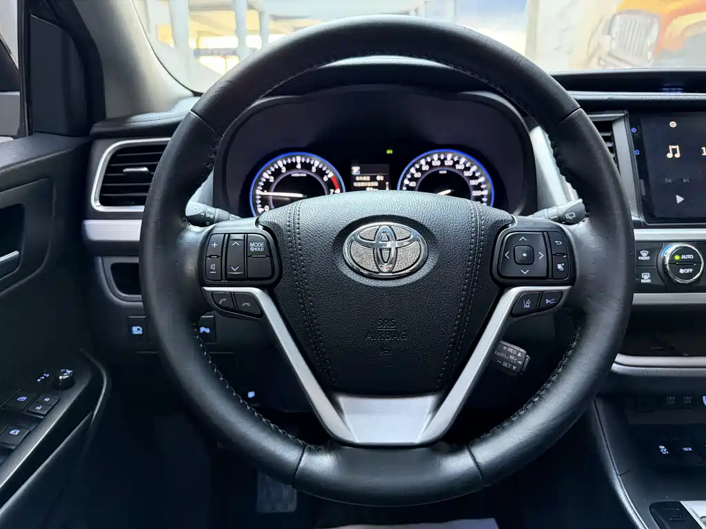 Highlander 2018 2.0T four-wheel drive luxury version 7 seats National V купить на сайте DeffCars