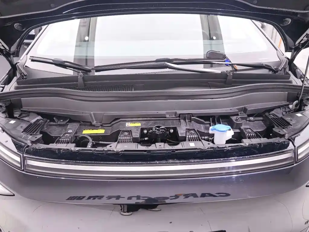 Xpeng X9 2025 pure electric 740 long battery life Max купить на сайте DeffCars