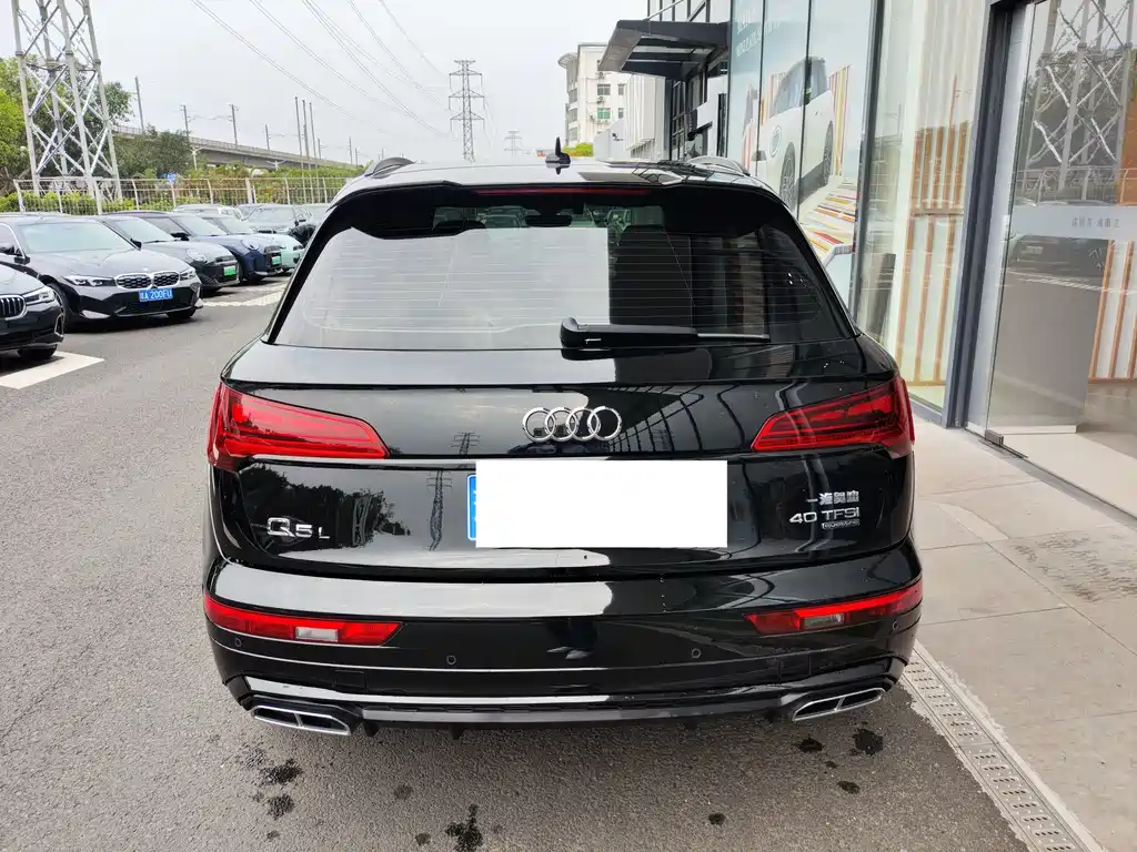 Audi Q5L 2024 40 TFSI luxury and dynamic model купить на сайте DeffCars