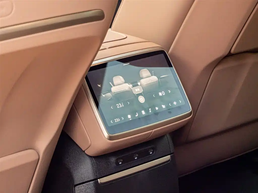 Ledo L90 2025 Pro six-seater version купить на сайте DeffCars