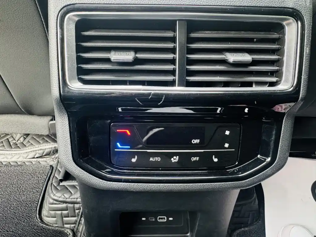 Touron 2024 380TSI four-wheel drive luxury version купить на сайте DeffCars