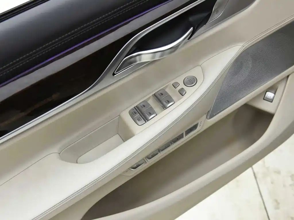 BMW 7 Series 2016款 750Li xDrive四座版 купить на сайте DeffCars