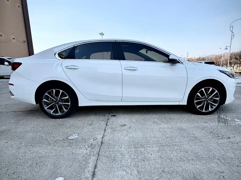 Kia K3 2021 1.5L CVT Fashion Edition купить на сайте DeffCars