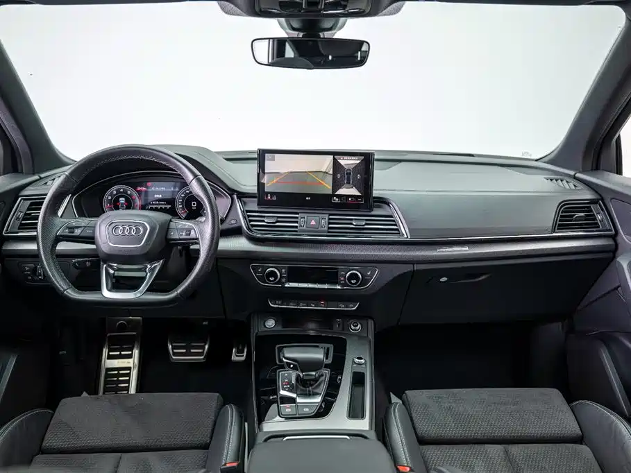 Audi Q5L Sportback 2023 40 TFSI luxury model купить на сайте DeffCars