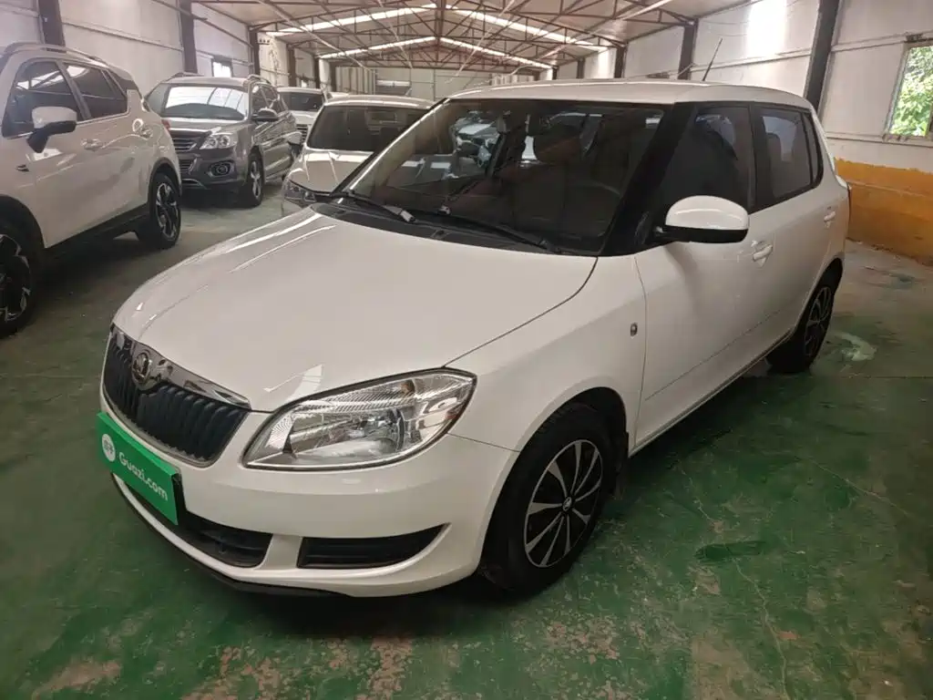Fabia 2014 1.4L automatic crystal version купить на сайте DeffCars