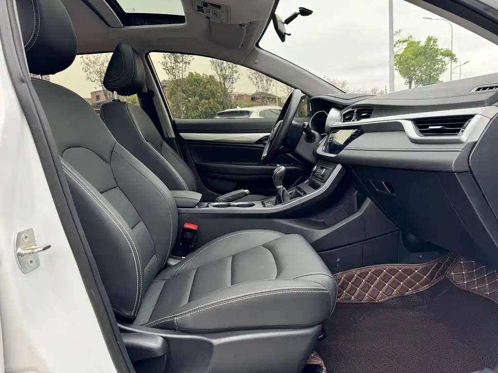 Emgrand 2020 1.5L manual luxury model купить на сайте DeffCars