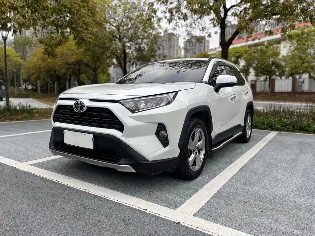RAV4 Rongfang 2021 2.0L CVT two-wheel drive fashion version купить на сайте DeffCars
