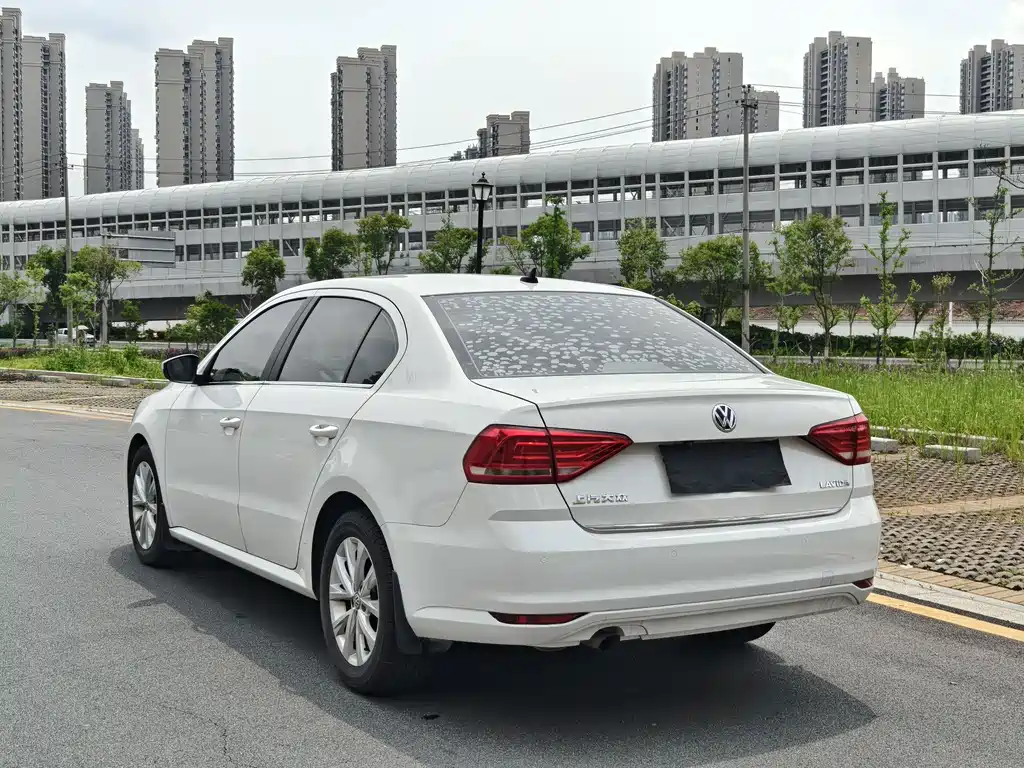 Lavida 2017 1.6L automatic comfort version купить на сайте DeffCars