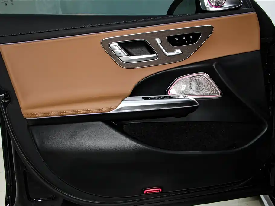 Mercedes-Benz E-Class 2025 E 300 L Luxury Model купить на сайте DeffCars