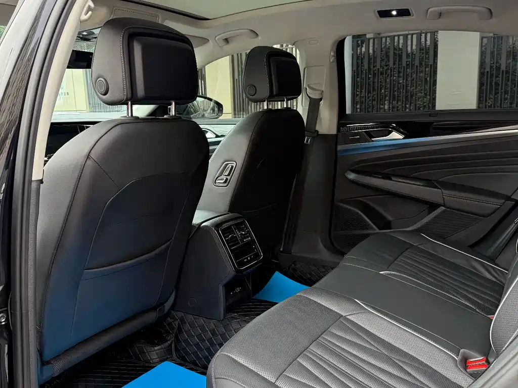 Passat 2023 330TSI Starry Sky Deluxe Edition купить на сайте DeffCars