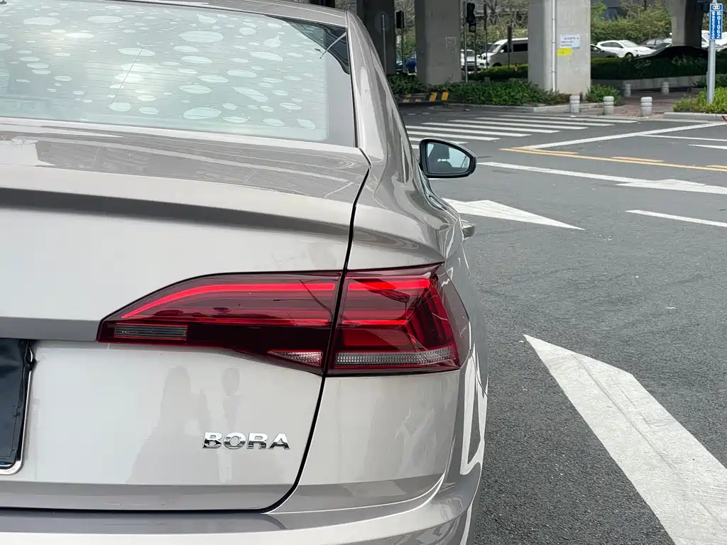 Bora 2020 1.5L automatic elite model купить на сайте DeffCars
