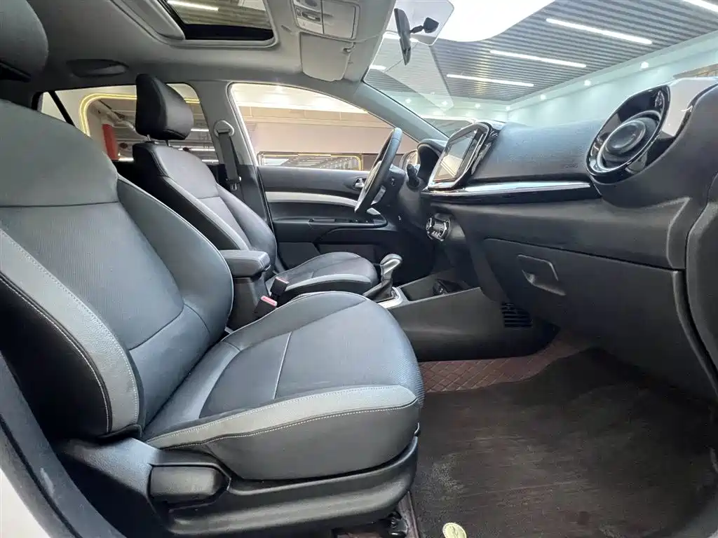 Yipao 2021 1.4L CVT fun sunroof model купить на сайте DeffCars