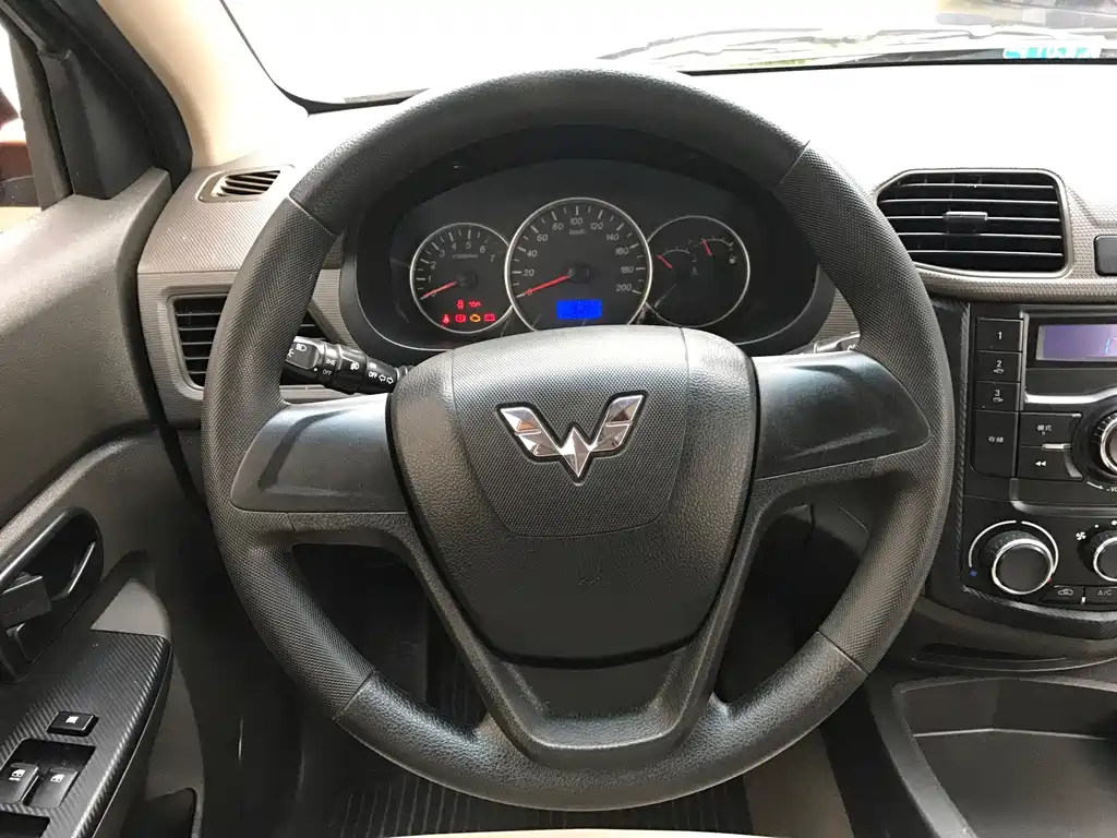Wuling Hongguang 2020 1.2L S basic model National VI LSI купить на сайте DeffCars
