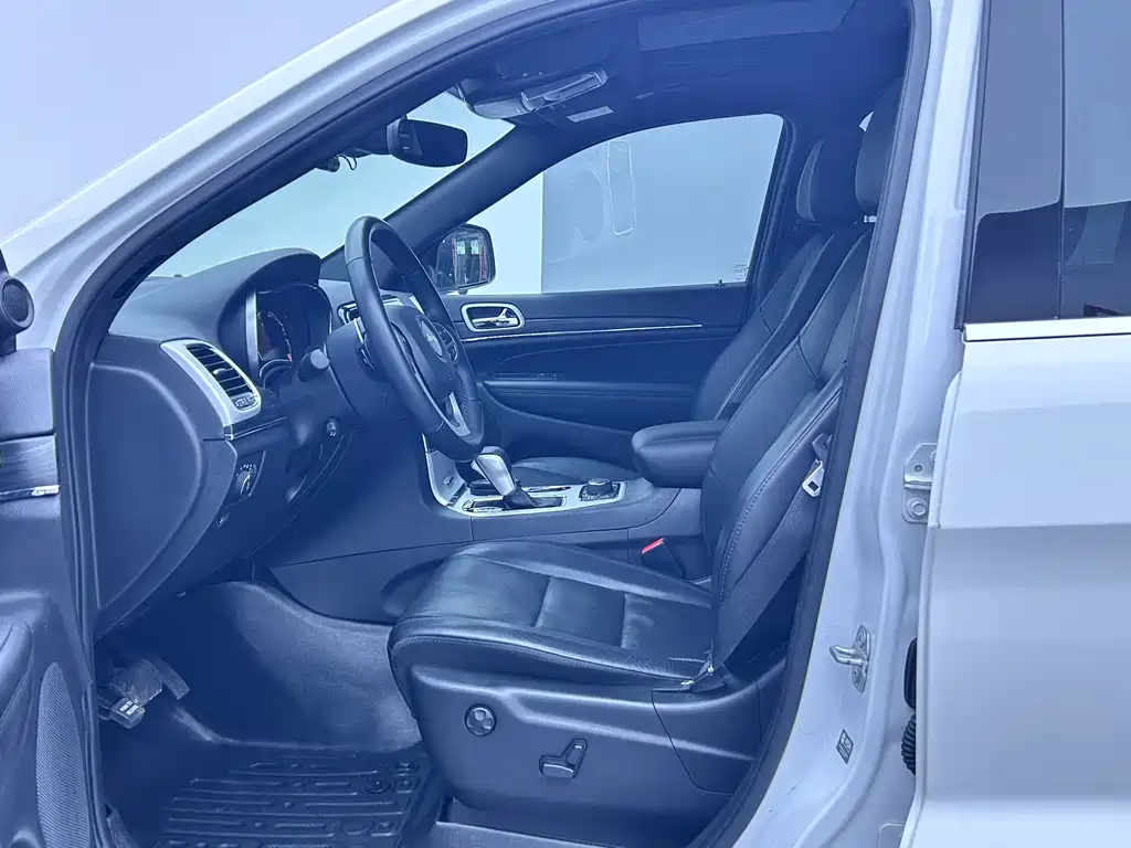 Grand Cherokee (imported) 2021 3.0L 80th Anniversary Edition купить на сайте DeffCars