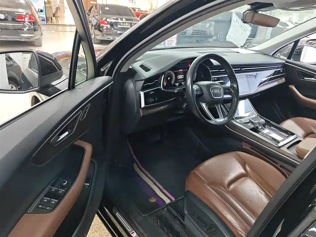 Audi Q7 2023 45 TFSI quattro S line sports купить на сайте DeffCars