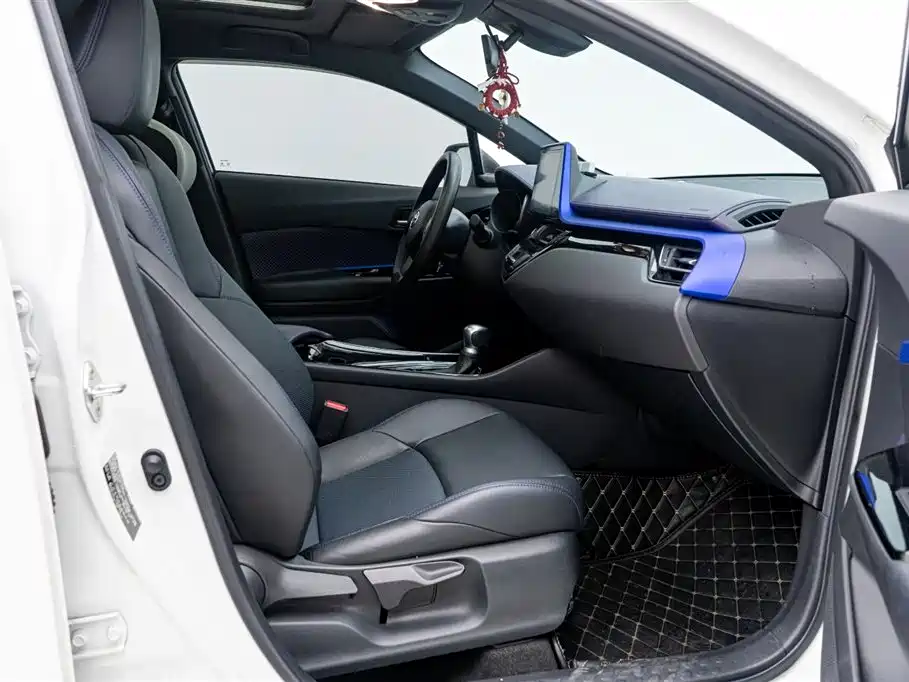 Toyota C-HR 2020 2.0L Leading Edition купить на сайте DeffCars