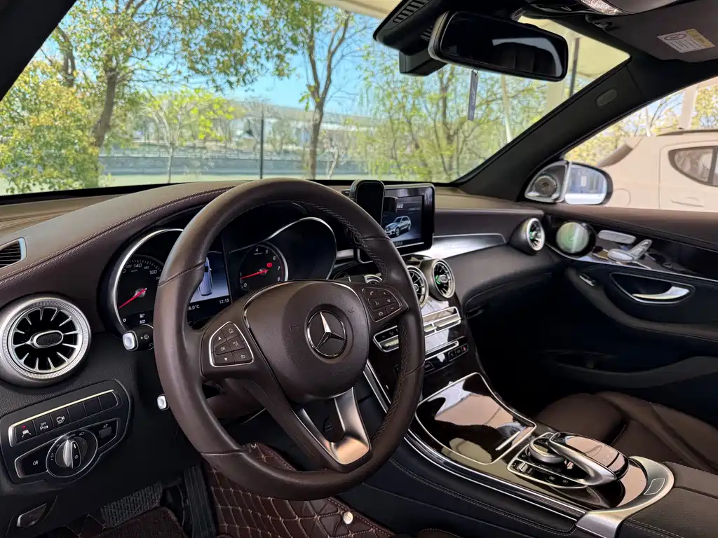 Mercedes-Benz GLC 2019 GLC 260 4MATIC luxury model купить на сайте DeffCars