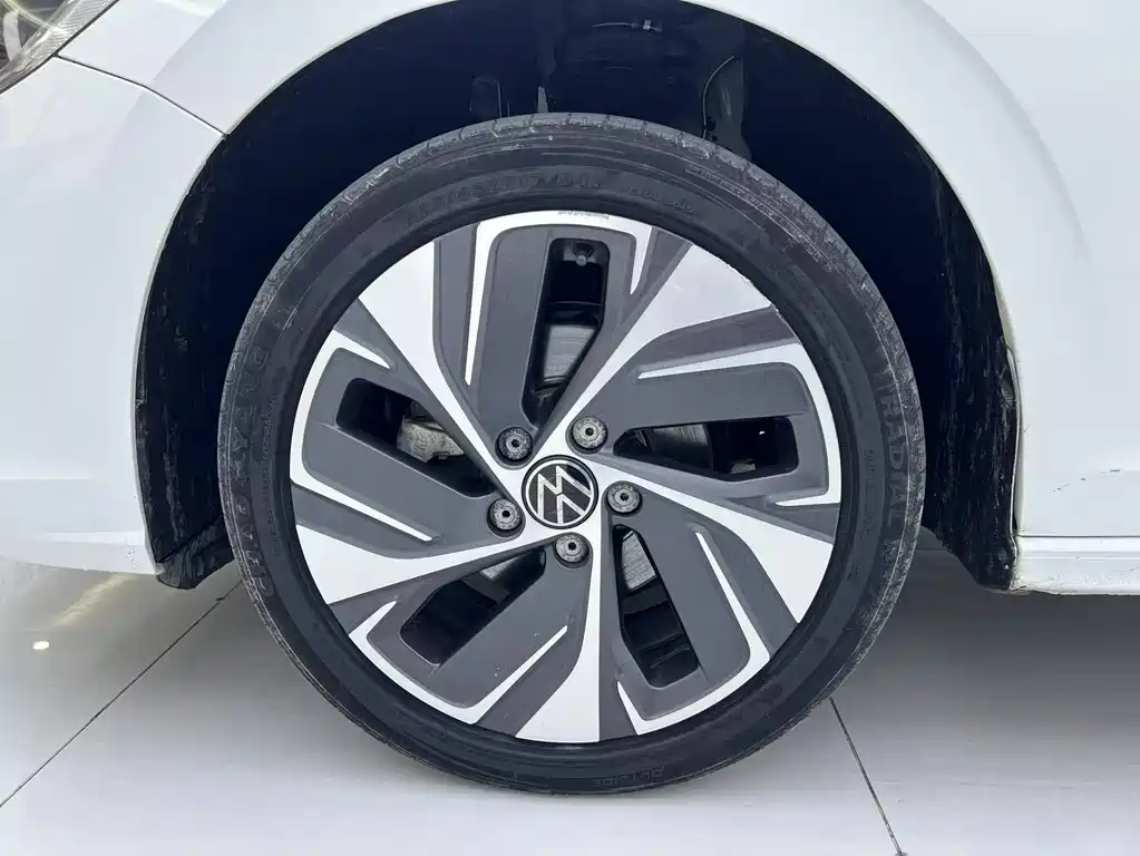 Bora 2023 200TSI DSG Smart Travel Edition купить на сайте DeffCars