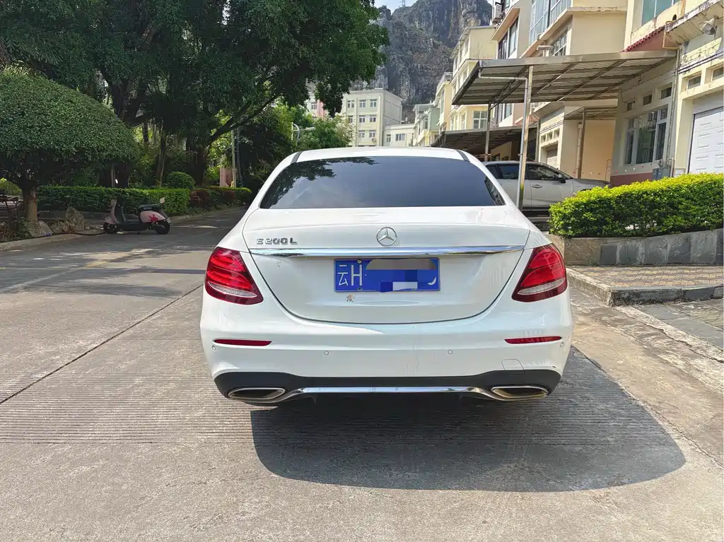 Mercedes-Benz E-Class 2017 E 200 L Sports 4MATIC купить на сайте DeffCars