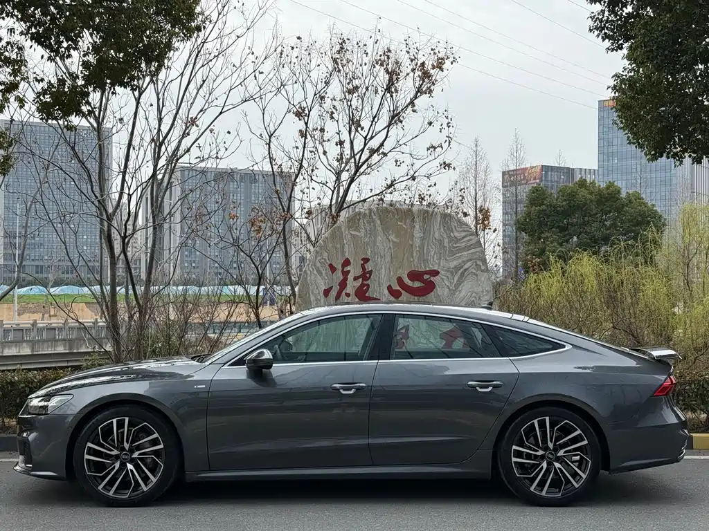 Audi A7 2024 45 TFSI Premium Selection купить на сайте DeffCars