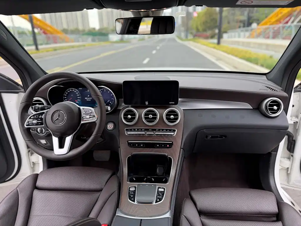 Mercedes-Benz GLC 2020 facelift GLC 260 L 4MATIC luxury model купить на сайте DeffCars